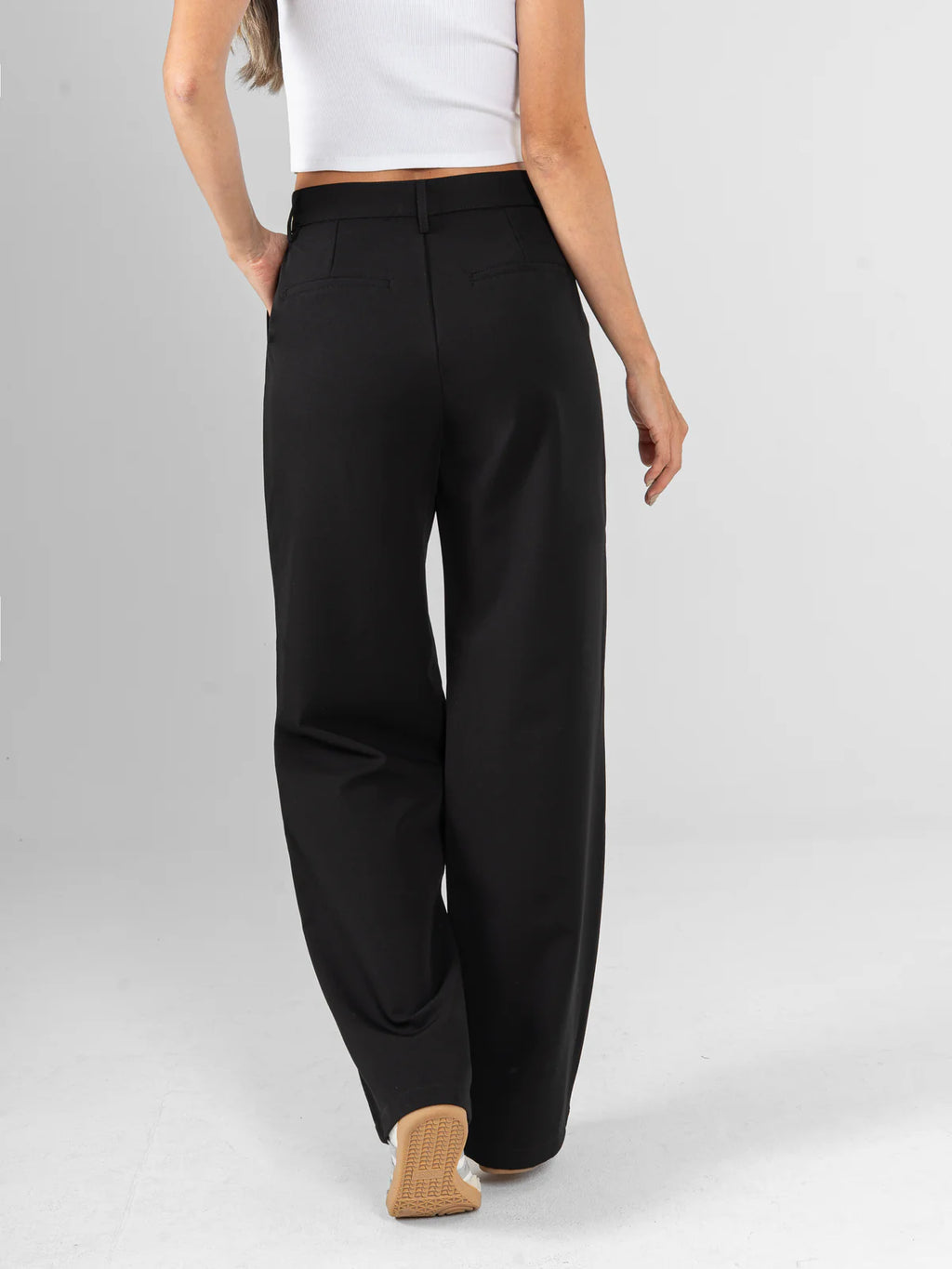 Strap straight pants
